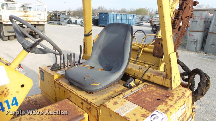 image for item DC5540 1996 Vermeer V4150A trencher