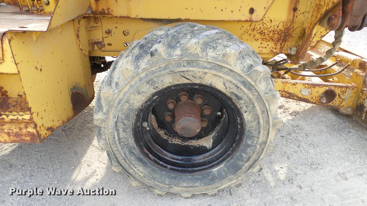 image for item DC5540 1996 Vermeer V4150A trencher