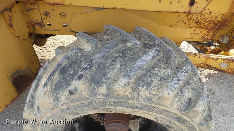 image for item DC5540 1996 Vermeer V4150A trencher