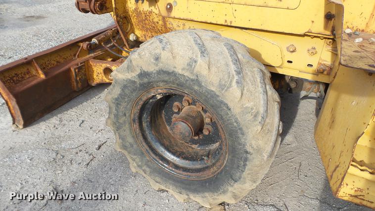 image for item DC5540 1996 Vermeer V4150A trencher