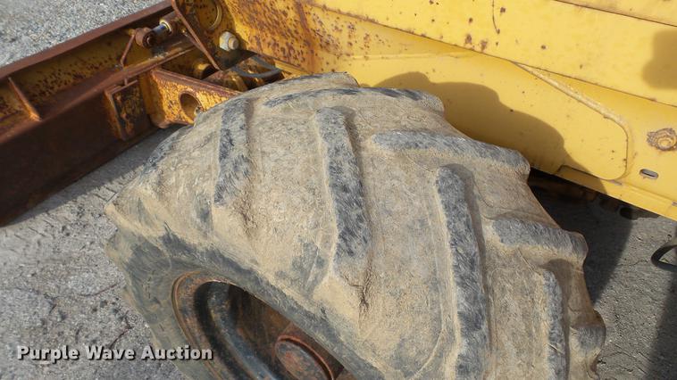 image for item DC5540 1996 Vermeer V4150A trencher