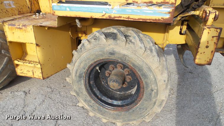 image for item DC5540 1996 Vermeer V4150A trencher