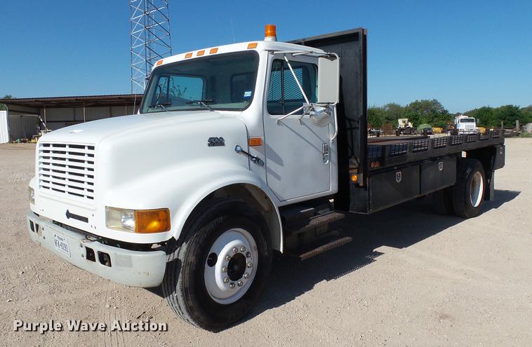 image for item DC5551 1998 International 4700 flatbed truck