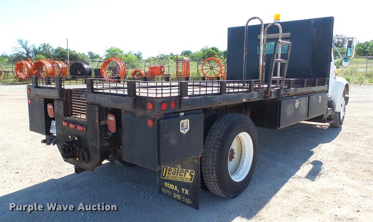 image for item DC5551 1998 International 4700 flatbed truck