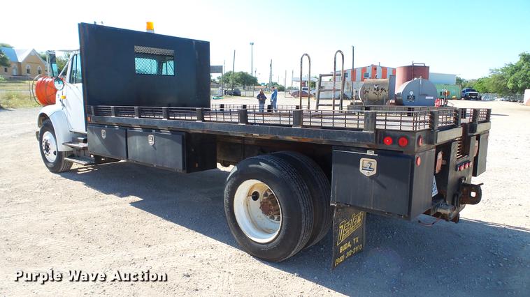 image for item DC5551 1998 International 4700 flatbed truck