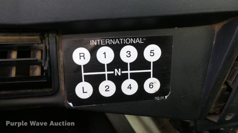 image for item DC5551 1998 International 4700 flatbed truck