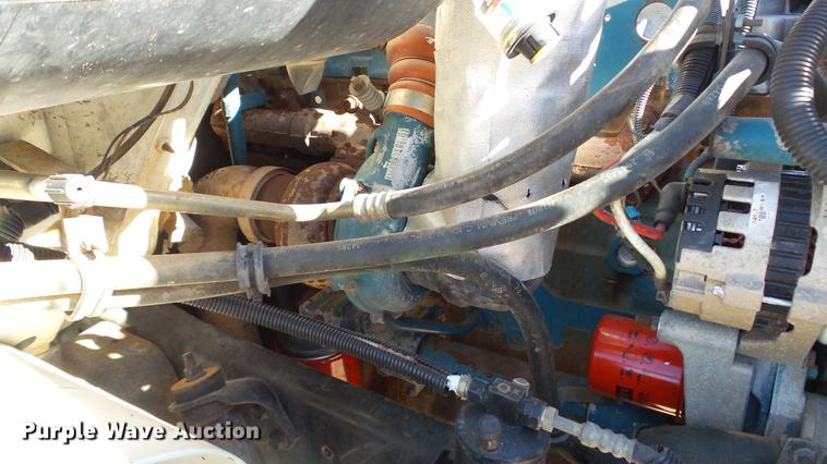 image for item DC5551 1998 International 4700 flatbed truck