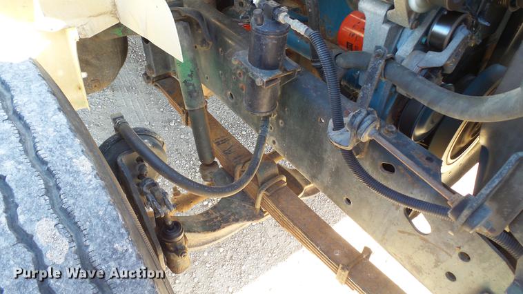 image for item DC5551 1998 International 4700 flatbed truck