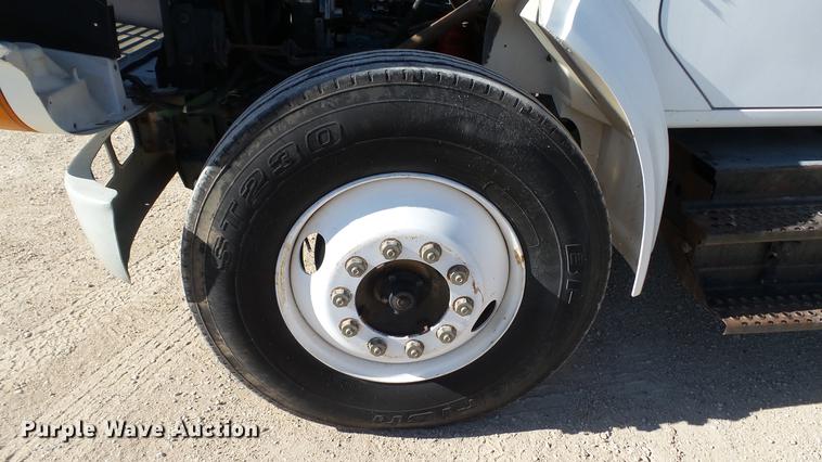 image for item DC5551 1998 International 4700 flatbed truck