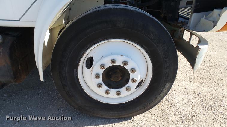 image for item DC5551 1998 International 4700 flatbed truck