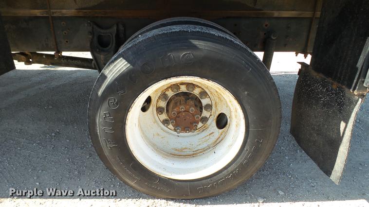 image for item DC5551 1998 International 4700 flatbed truck