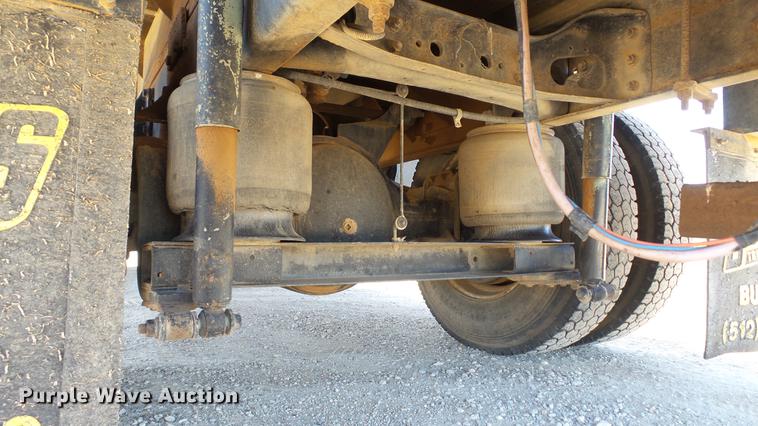 image for item DC5551 1998 International 4700 flatbed truck