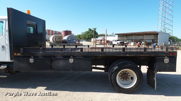 image for item DC5551 1998 International 4700 flatbed truck