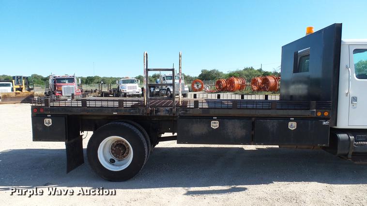 image for item DC5551 1998 International 4700 flatbed truck