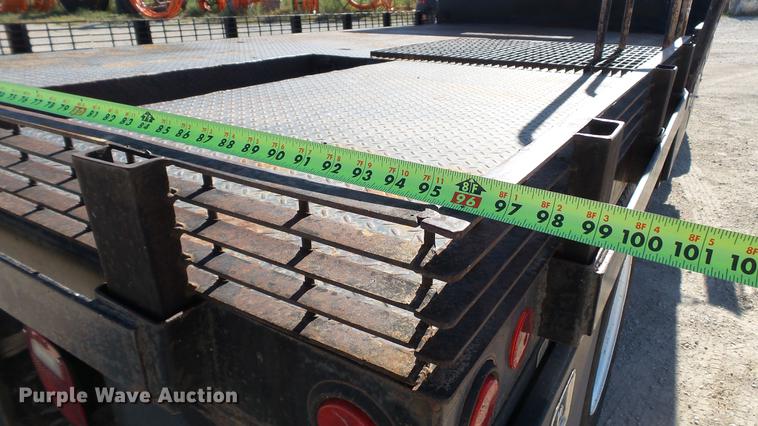 image for item DC5551 1998 International 4700 flatbed truck