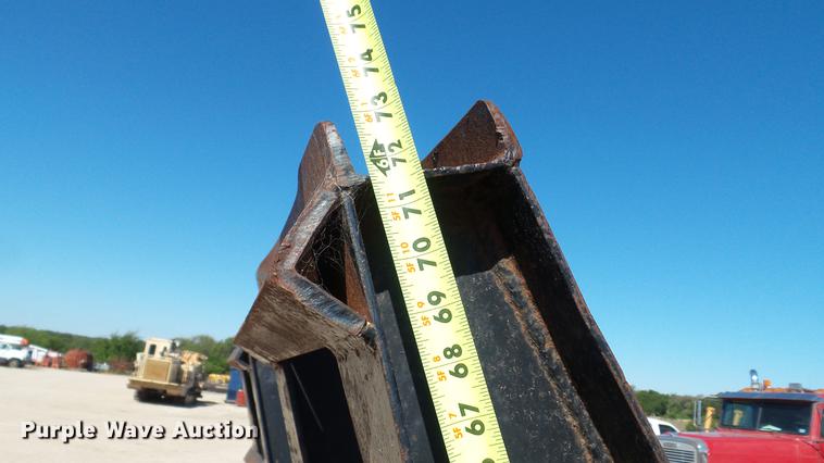 image for item DC5554 2005 Belshe equipment trailer