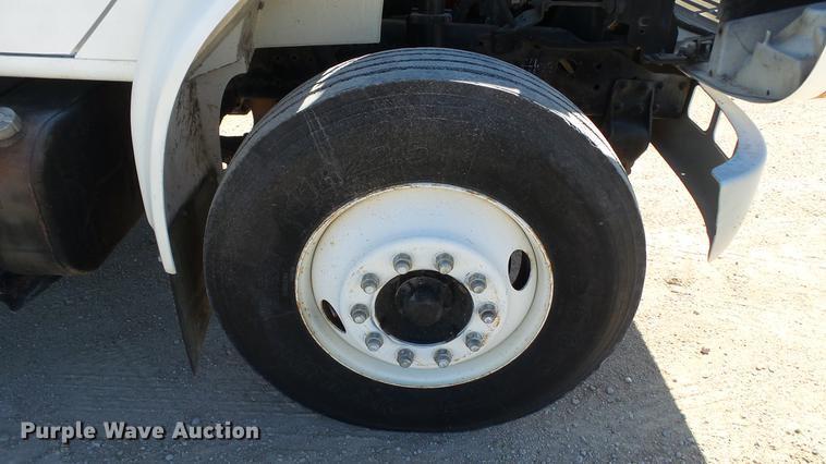 image for item DC5555 2000 International 4900 flatbed truck