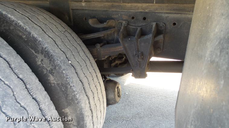 image for item DC5555 2000 International 4900 flatbed truck