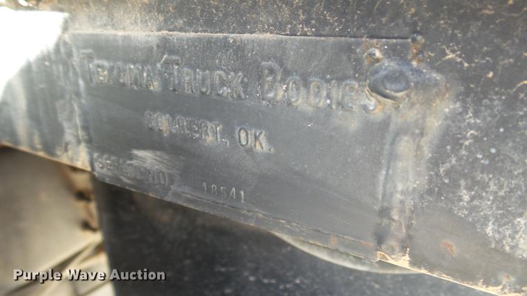 image for item DC5555 2000 International 4900 flatbed truck