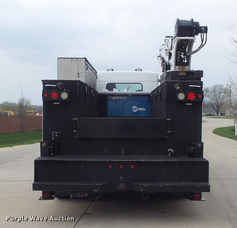 image for item DC7336 2010 Kenworth T370 service truck with crane