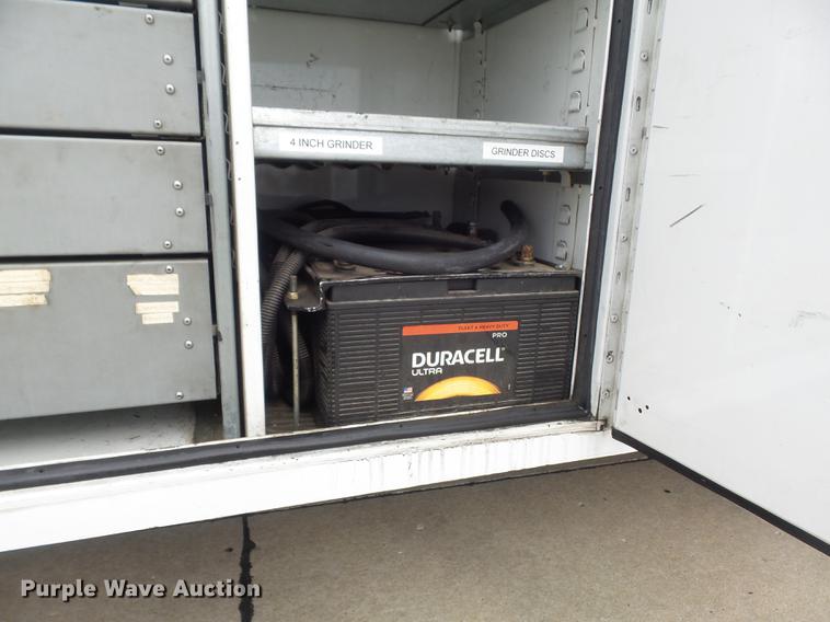 image for item DC7336 2010 Kenworth T370 service truck with crane