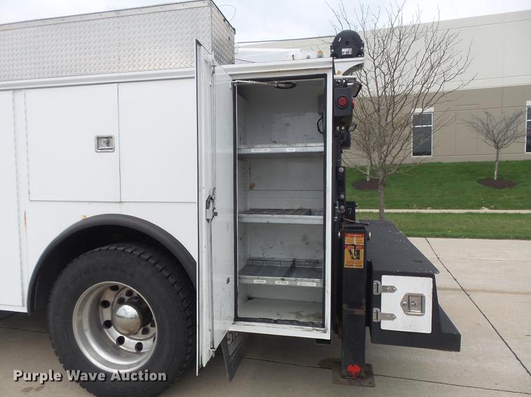 image for item DC7336 2010 Kenworth T370 service truck with crane