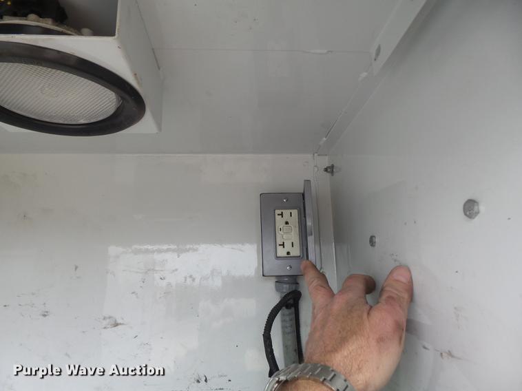 image for item DC7336 2010 Kenworth T370 service truck with crane