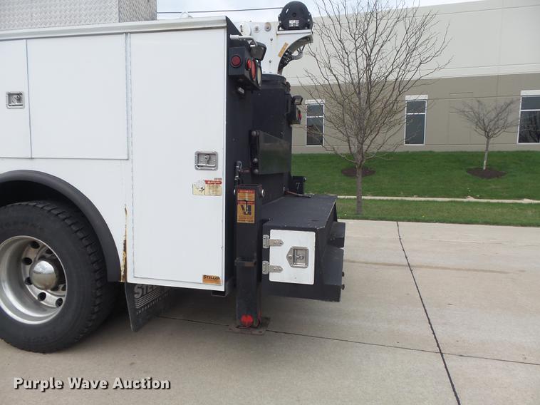 image for item DC7336 2010 Kenworth T370 service truck with crane