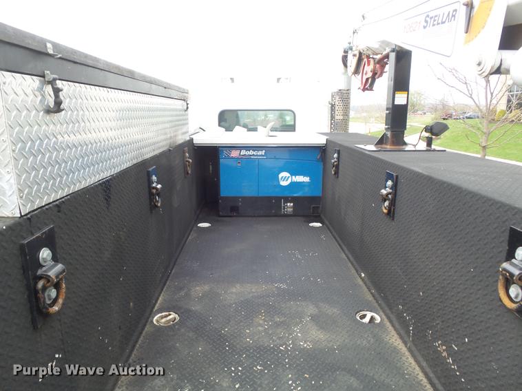 image for item DC7336 2010 Kenworth T370 service truck with crane