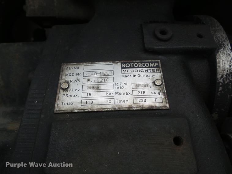 image for item DC7336 2010 Kenworth T370 service truck with crane