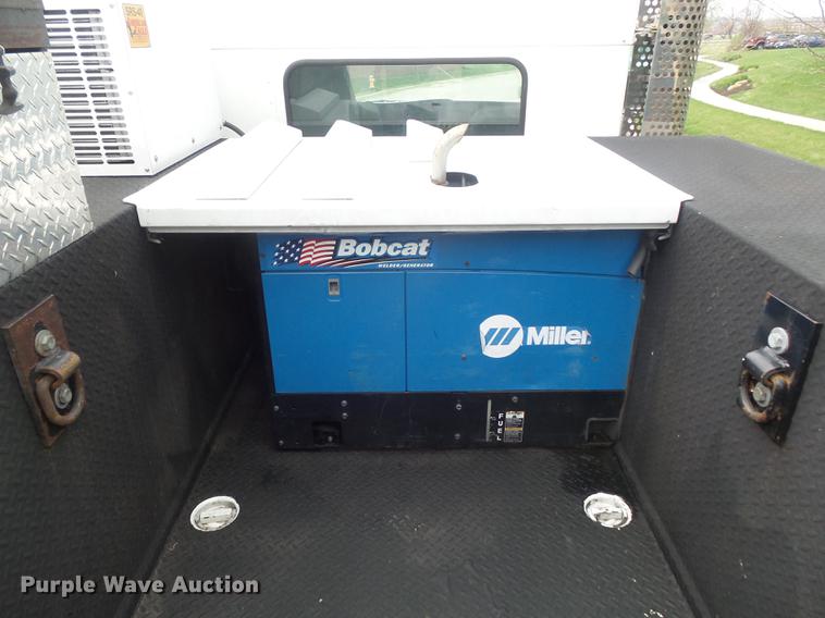 image for item DC7336 2010 Kenworth T370 service truck with crane