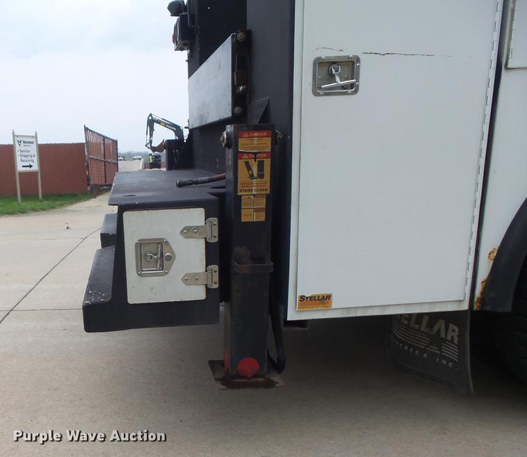 image for item DC7336 2010 Kenworth T370 service truck with crane