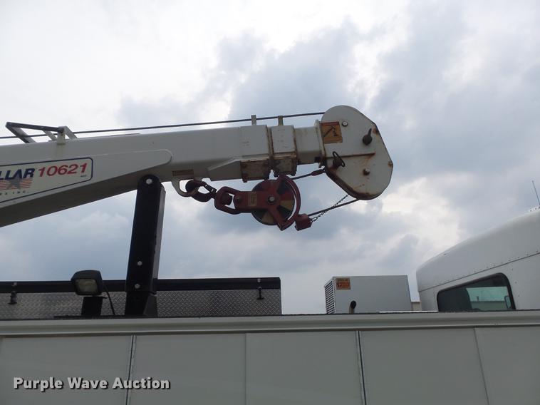 image for item DC7336 2010 Kenworth T370 service truck with crane