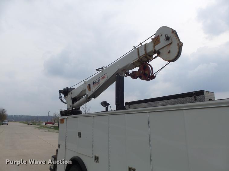 image for item DC7336 2010 Kenworth T370 service truck with crane