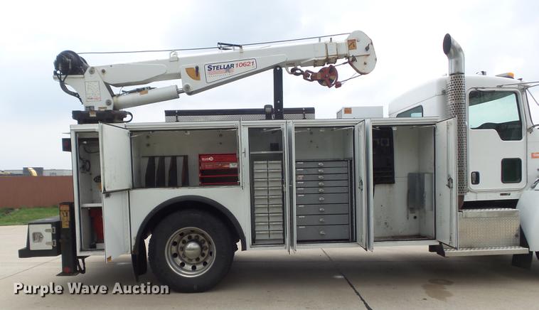 image for item DC7336 2010 Kenworth T370 service truck with crane