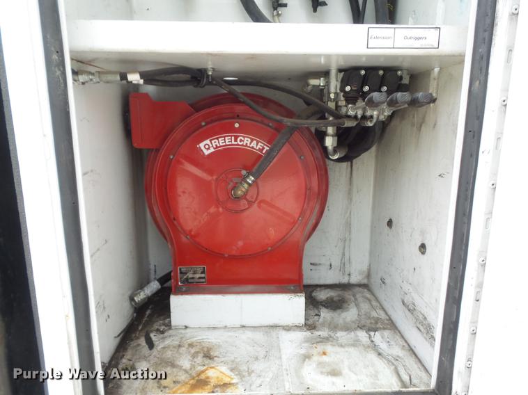 image for item DC7336 2010 Kenworth T370 service truck with crane