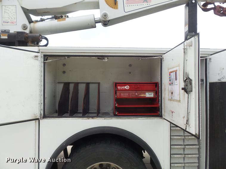 image for item DC7336 2010 Kenworth T370 service truck with crane