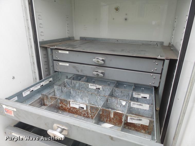 image for item DC7336 2010 Kenworth T370 service truck with crane