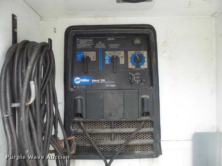 image for item DC7336 2010 Kenworth T370 service truck with crane