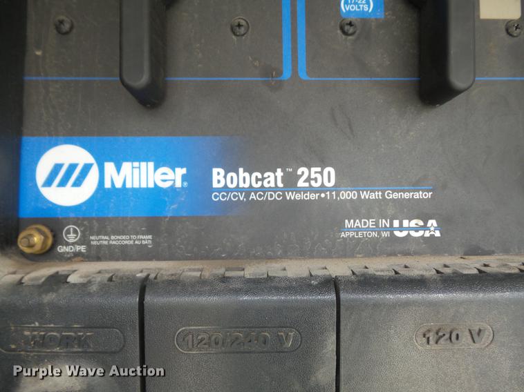 image for item DC7336 2010 Kenworth T370 service truck with crane