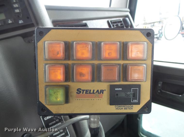 image for item DC7336 2010 Kenworth T370 service truck with crane