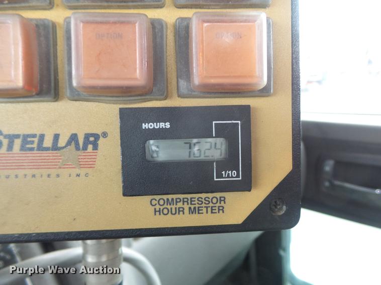 image for item DC7336 2010 Kenworth T370 service truck with crane