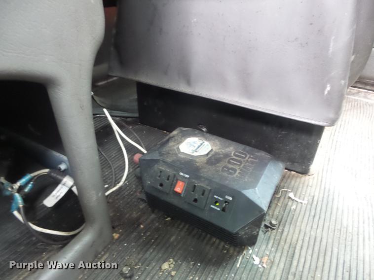 image for item DC7336 2010 Kenworth T370 service truck with crane