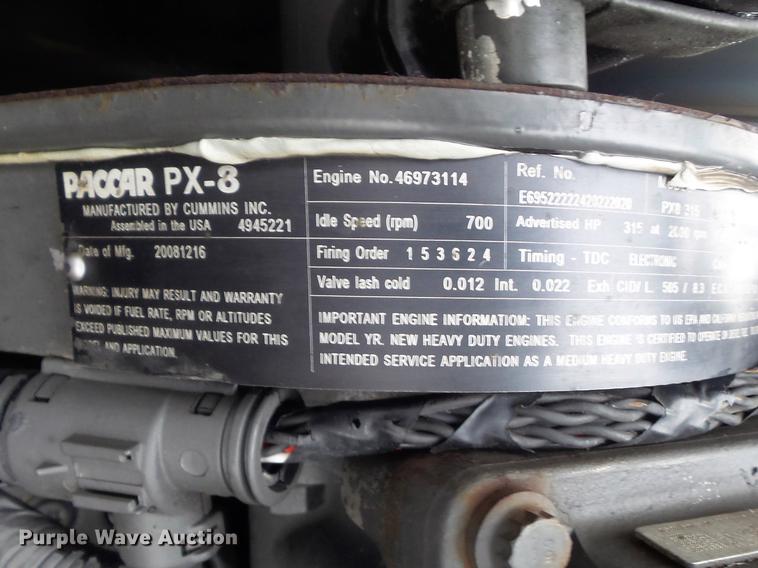 image for item DC7336 2010 Kenworth T370 service truck with crane