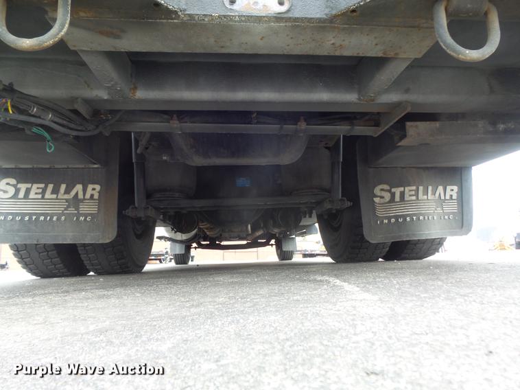 image for item DC7336 2010 Kenworth T370 service truck with crane