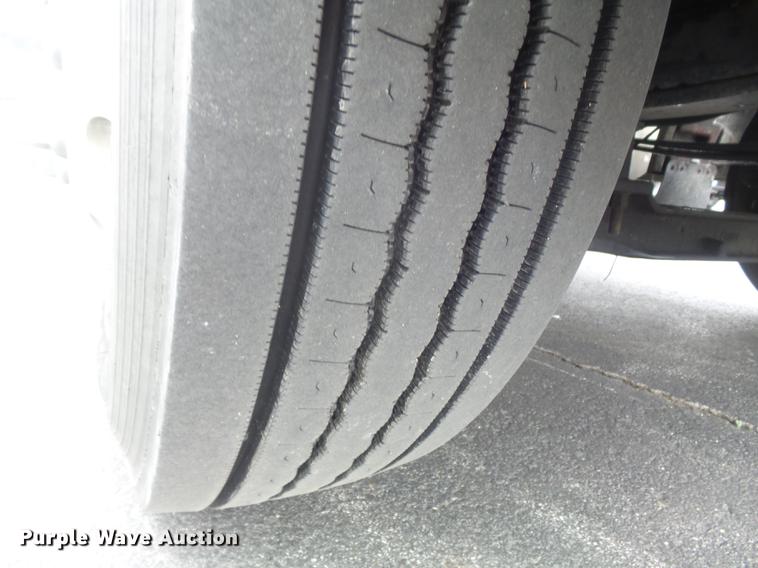 image for item DC7336 2010 Kenworth T370 service truck with crane