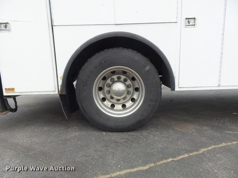 image for item DC7336 2010 Kenworth T370 service truck with crane