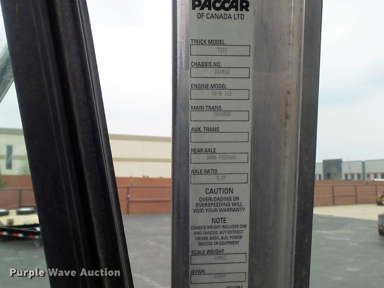 image for item DC7336 2010 Kenworth T370 service truck with crane