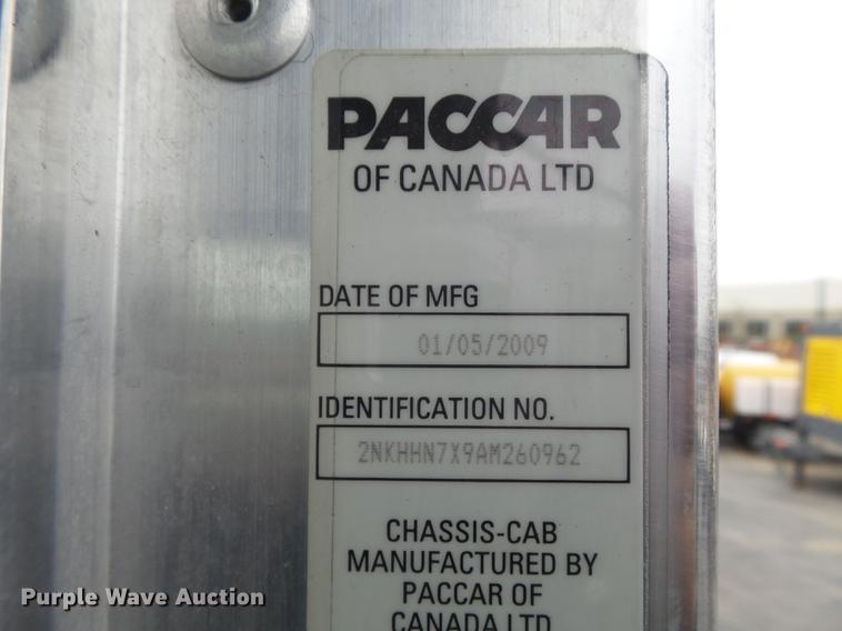 image for item DC7336 2010 Kenworth T370 service truck with crane