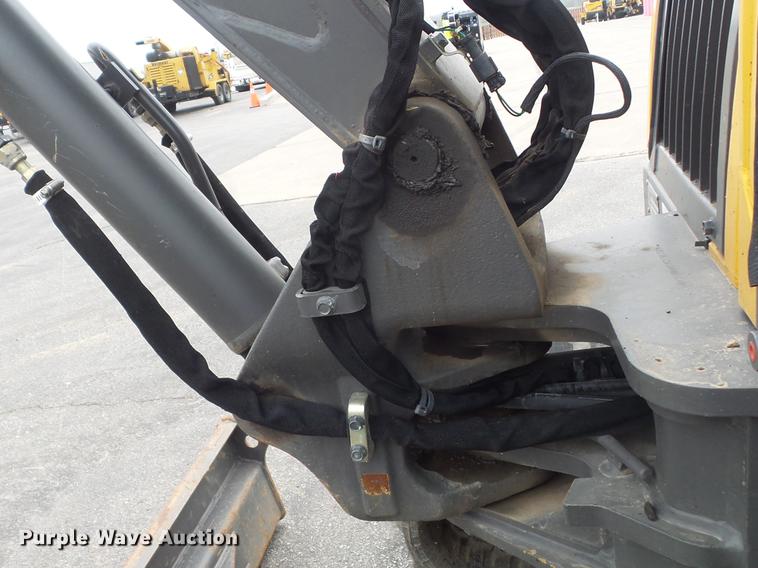 image for item DC7337 2013 Volvo ECR58 mini excavator